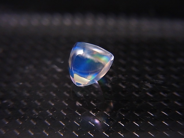 画像2: レアカラー：ピンク/オレンジ/ブルーシラームーンストーン（ラブラドライト）・ルース 0.8カラット