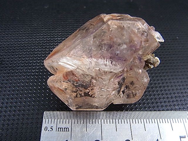 画像: タンザニア・モンドヴィレッジ産モンドクオーツ/エレスチャルアメジスト原石 37.5g