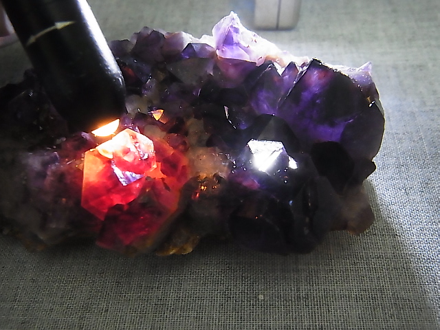 画像1: コンゴ産カラーシフト/ディープカラーアメジストクラスター 248.4g