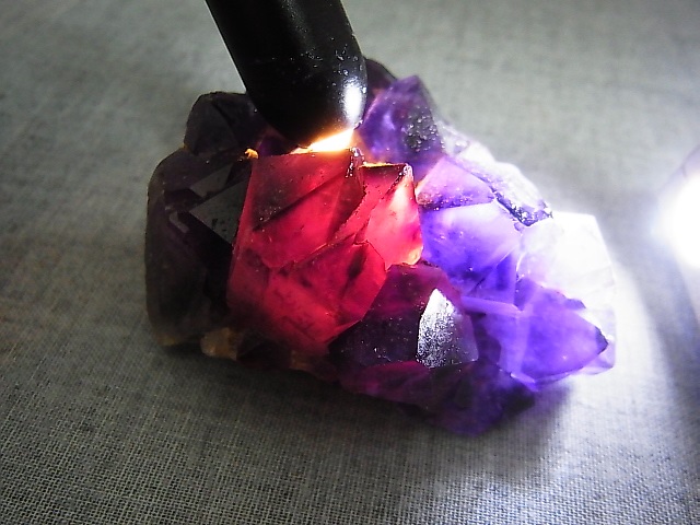 画像1: コンゴ産カラーシフト/ディープカラーアメジストクラスター 141.4g