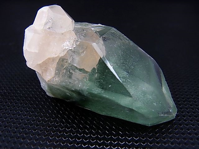 画像: インド・マニハール産クリア水晶（クローライト入り/ファントム） 30.6g