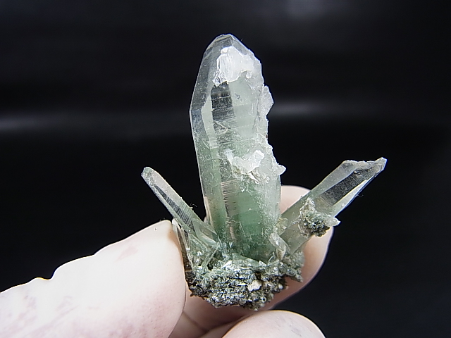 画像: インド・マニハール産クリア水晶（連晶/クローライト入り） 8.5g