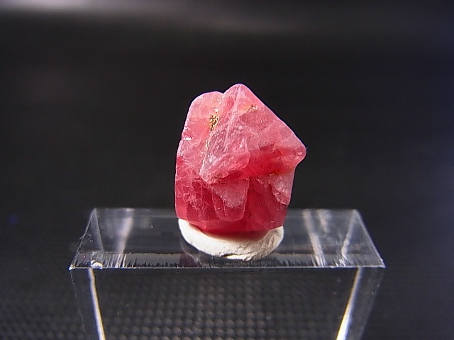 画像1: ベトナムLuc Yen産レッドスピネル結晶（△成長丘付き/双晶） 12.2カラット