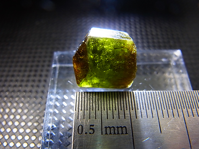 画像: ベトナムMinh Tien産グリーン/ドラバイトトルマリン（バイカラー）結晶原石 10.6カラット