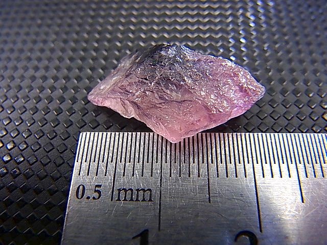 画像: ベトナムMinh Tien産多色トルマリン（ピンク/カラーレス/ブラック）結晶原石 10.3カラット