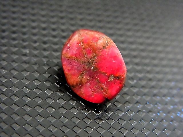画像2: ミャンマーモゴック産トラピチェルビー結晶原石 5.7カラット