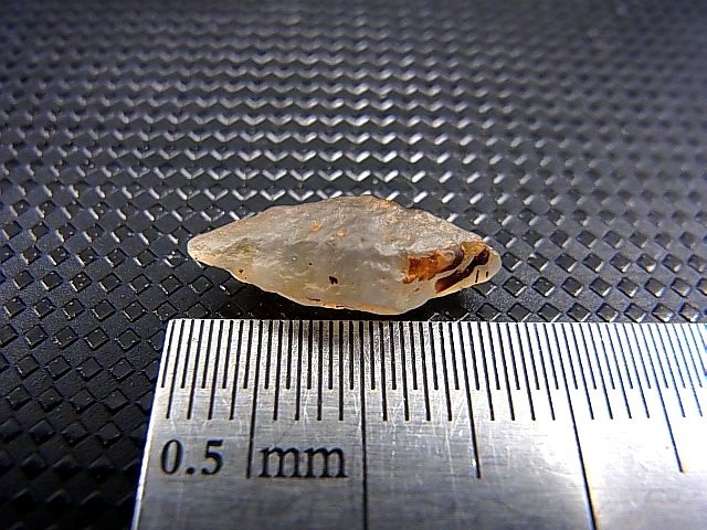 画像: ミャンマー・モゴック産ホワイトサファイア原石（犬牙型ＤＴ） 4.1カラット