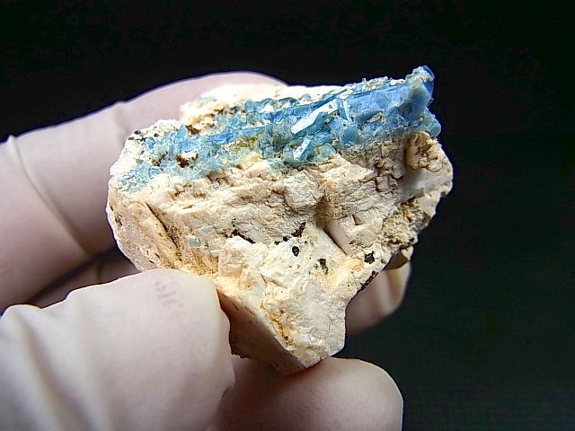 画像2: ベトナム・タインホア産宝石品質アクアマリン付きカオリナイト 27.4g