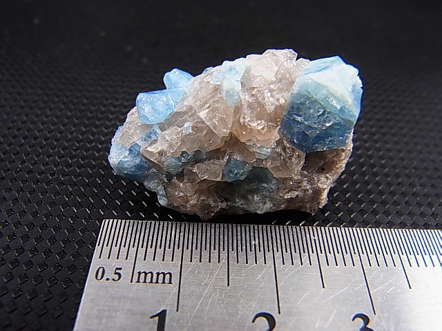 画像: ベトナム・タインホア産アクアマリン付きスモーキー水晶 9.4g