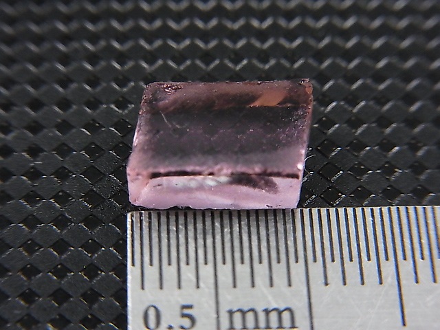 画像: 飯盛ラボストーン（IL-stone）「ガンマジルコン」ガラス原石 3.6カラット