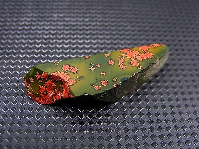 画像: 飯盛ラボストーン（IL-stone）「レアカラー：ブラッドストーン（紅葉石）」ガラス原石 17.6カラット