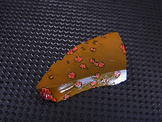 画像: 飯盛ラボストーン（IL-stone）「レアカラー：ブラッドストーン（紅葉石）」ガラス原石 14.2カラット