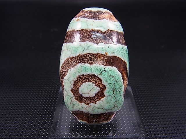 画像2: ヴィンテージ：「雪域天珠：老緑色二眼」西蔵（チベット）天珠 約47×27.5×17mm