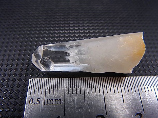 画像: 山梨県乙女鉱山産ウォータークリア水晶ポイント 4.1g