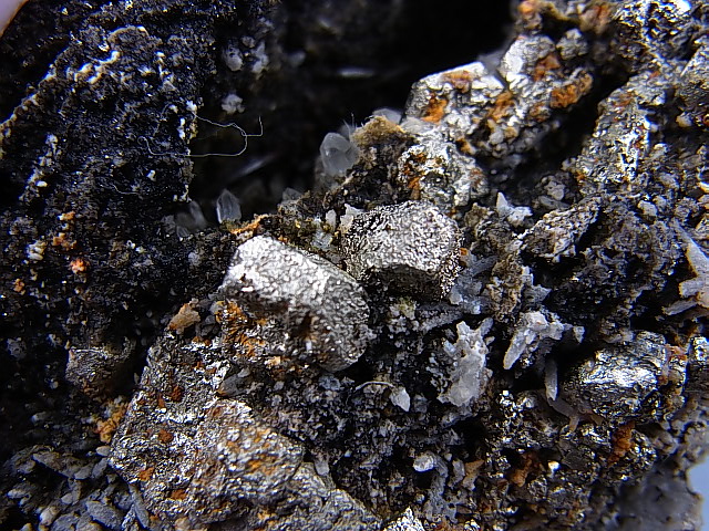 画像: キャビネットサイズ：秩父鉱山産パイライト＆水晶群晶原石 414.9g