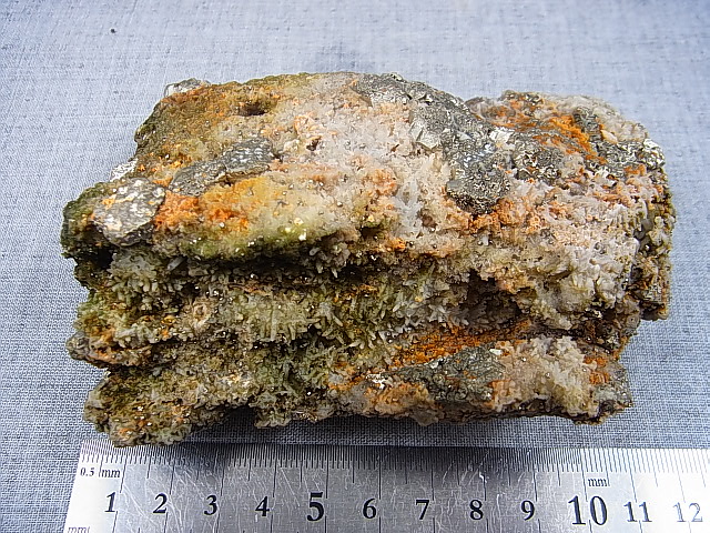 画像: キャビネットサイズ：秩父鉱山産パイライト＆水晶群晶原石 414.9g