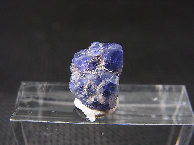 画像: ベトナムLuc Yen産コバルトスピネル結晶原石（蛍光/カラーチェンジ） 4.3カラット