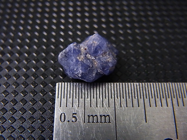 画像: ベトナムLuc Yen産コバルトスピネル結晶原石（蛍光/カラーチェンジ） 4.3カラット