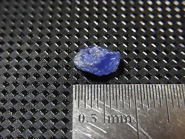 画像: ベトナムLuc Yen産コバルトスピネル結晶原石（蛍光/カラーチェンジ） 1.8カラット