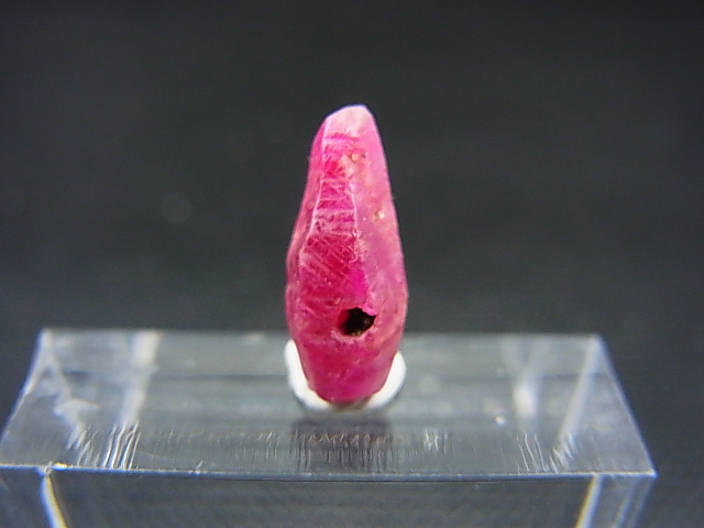 画像: ベトナムLuc Yen産シルキーサファイア原石（犬牙型） 2.6カラット