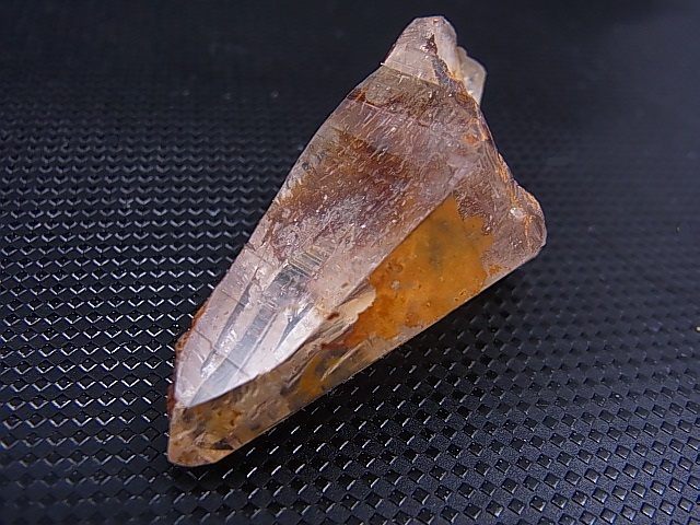 画像: ガネーシュヒマール・ラパ産ゴールデンヒーラー水晶ポイント（テッシンハビット型） 16.1g