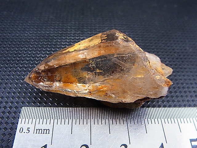 画像: ガネーシュヒマール・ラパ産ゴールデンヒーラー水晶ポイント（テッシンハビット型） 16.1g