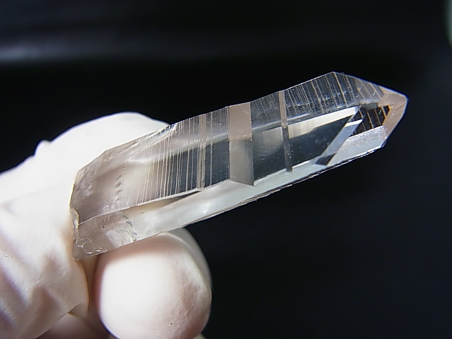 画像2: スウェーデン・イェムトランド産ウォータークリア水晶ポイント 8.9g