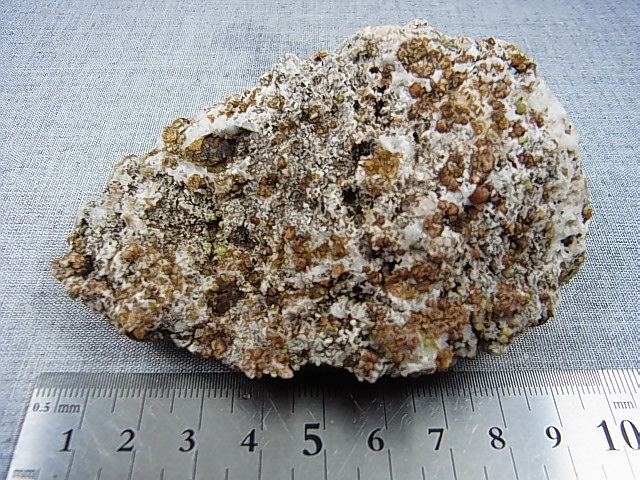 画像: 秩父鉱山産グロッシュラーガーネット原石 229.3g