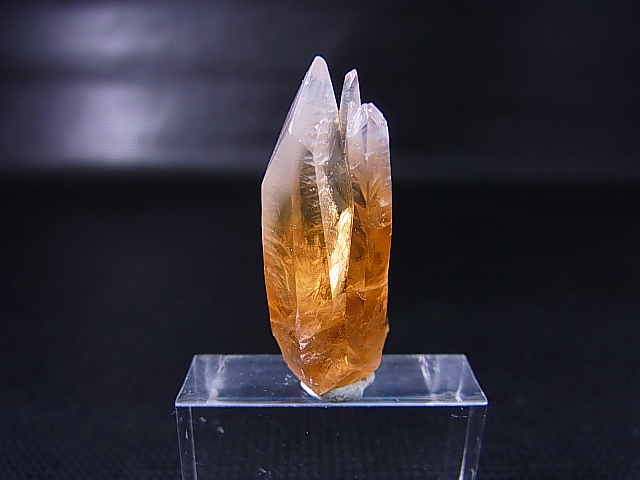 画像: スウェーデン産カルサイトポイント（犬牙/連晶） 4.7g