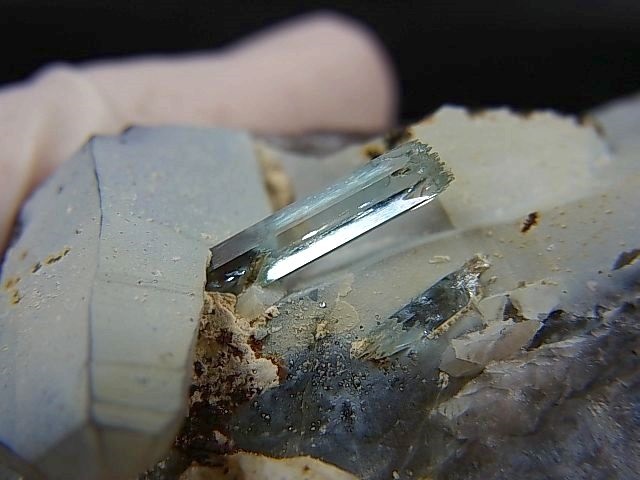 画像: ベトナム・タインホア産アクアマリン付きスモーキー水晶 161.9g