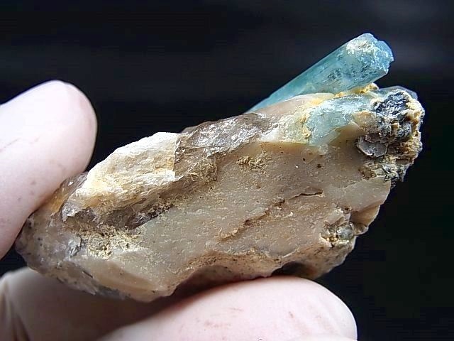 画像: ベトナム・タインホア産アクアマリン付きスモーキー水晶 35.0g