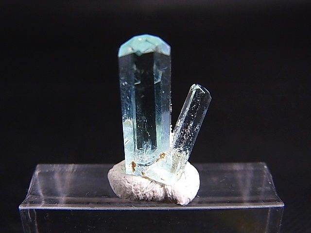 画像1: ジェムグレード宝石需要品質：ベトナム産アクアマリン柱状結晶原石（連晶） 4.1カラット