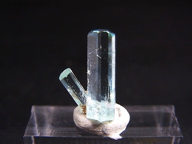 画像2: ジェムグレード宝石需要品質：ベトナム産アクアマリン柱状結晶原石（連晶） 4.1カラット