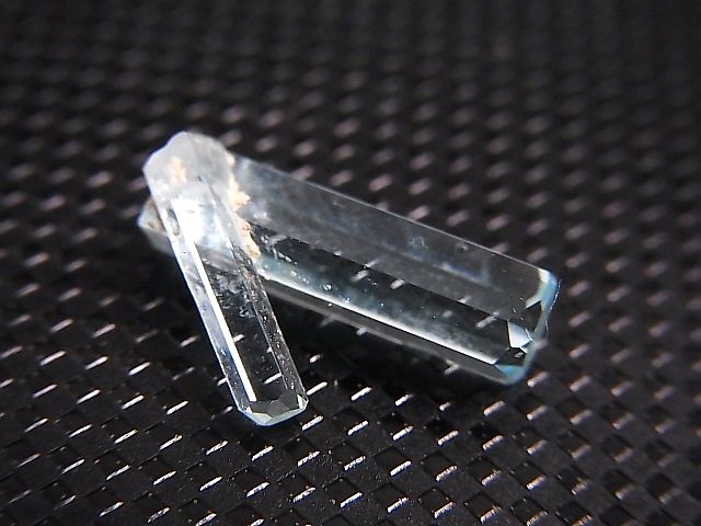 画像: ジェムグレード宝石需要品質：ベトナム産アクアマリン柱状結晶原石（連晶） 4.1カラット