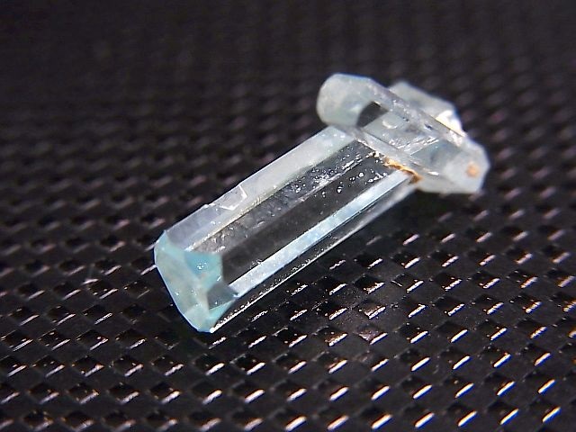 画像: ジェムグレード宝石需要品質：ベトナム産アクアマリン柱状結晶原石（連晶） 4.1カラット