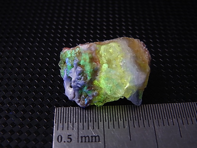 画像: Hokkaidoite北海道然別湖産蛍光オパール原石 3.0g