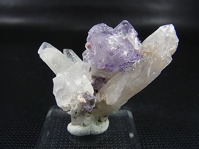 画像1: ヤオガンシャン産パープルフローライト付き水晶原石 30.8g