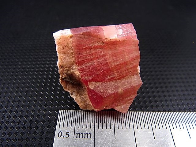 画像: 北海道稲倉石鉱山産ロードクロサイト原石 16.8g