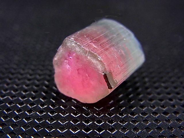 画像: アフガニスタン産バイカラートルマリン柱状結晶（ピンク/ブルーグリーン） 14.6カラット