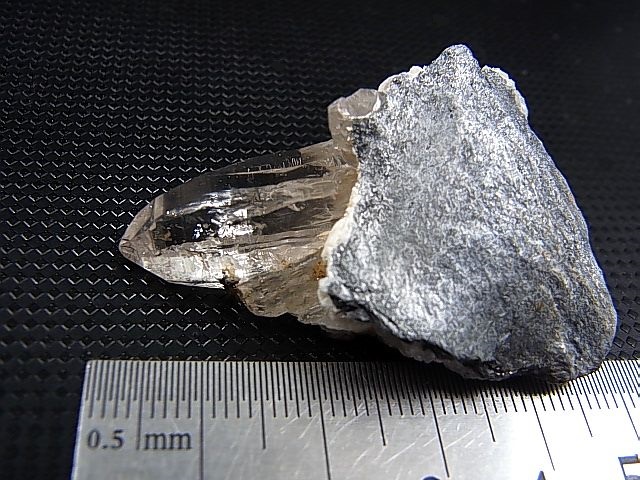 画像: ガネーシュヒマール・ラパ産ウォータークリア水晶ポイント（マイカ付き） 22.3g