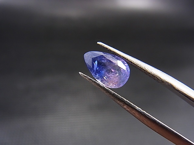 画像: ベトナムLuc Yen産シルキーサファイア・ルース（バイカラー） 1.1カラット