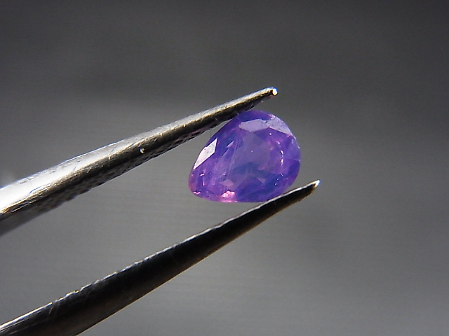 画像: ベトナムLuc Yen産シルキーサファイア・ルース（バイカラー） 0.4カラット