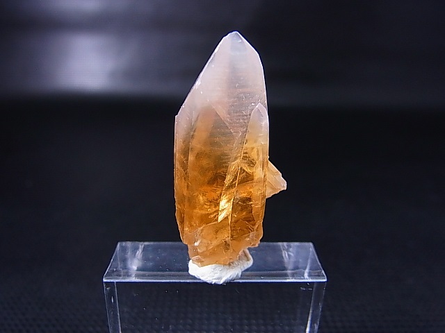 画像: スウェーデン産カルサイトポイント（犬牙/連晶） 4.8g