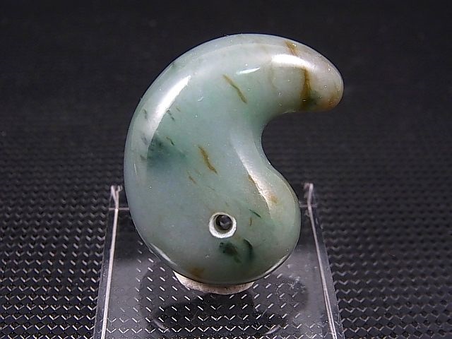 画像2: ミャンマー・カチン州産本翡翠勾玉ペンダントトップ 16.4g