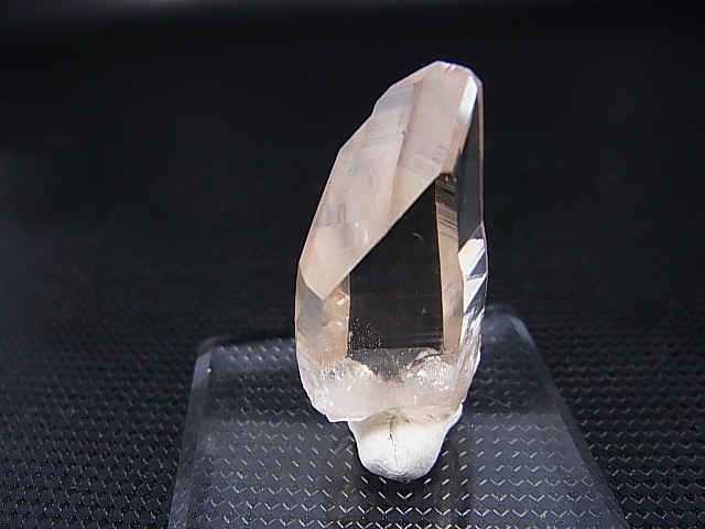 画像: 山梨県乙女鉱山産ウォータークリア水晶ポイント 8.9g