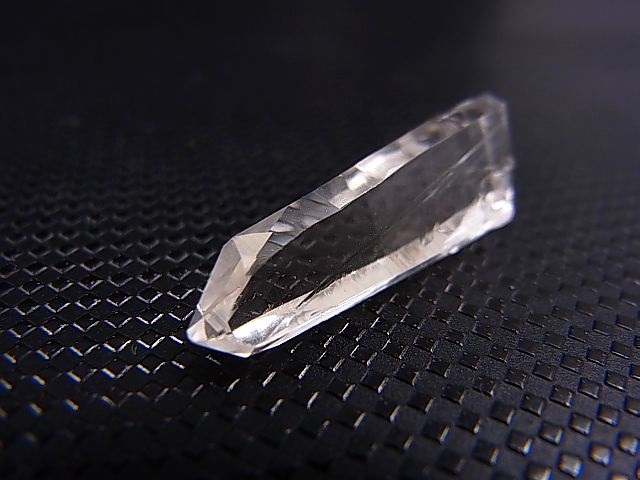 画像: 山梨県乙女鉱山産ウォータークリア水晶ポイント 1.6g