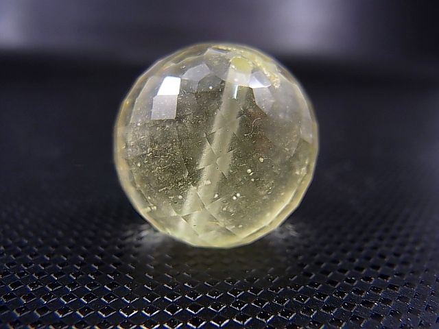 画像: リビアングラス（クリストバライト入り）ミラーカットビーズ 20.5mm