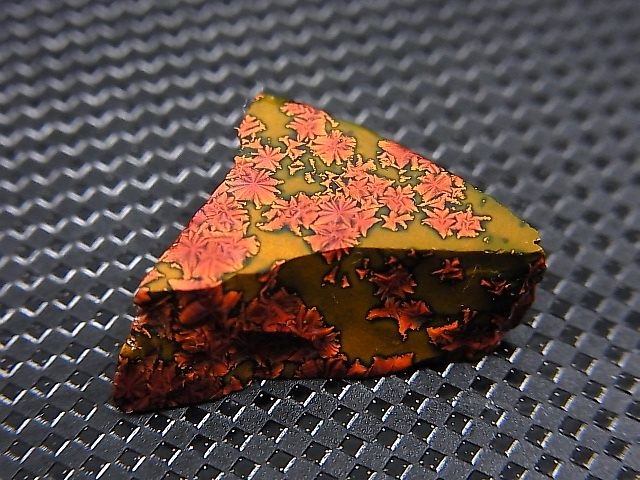 画像: 飯盛ラボストーン（IL-stone）「レアカラー：ブラッドストーン（紅葉石）」ガラス原石 11.3カラット