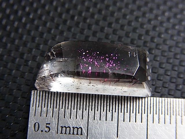 画像: ピンクファイヤー（ティンカーベル）クオーツ研磨タンブル 14.6カラット