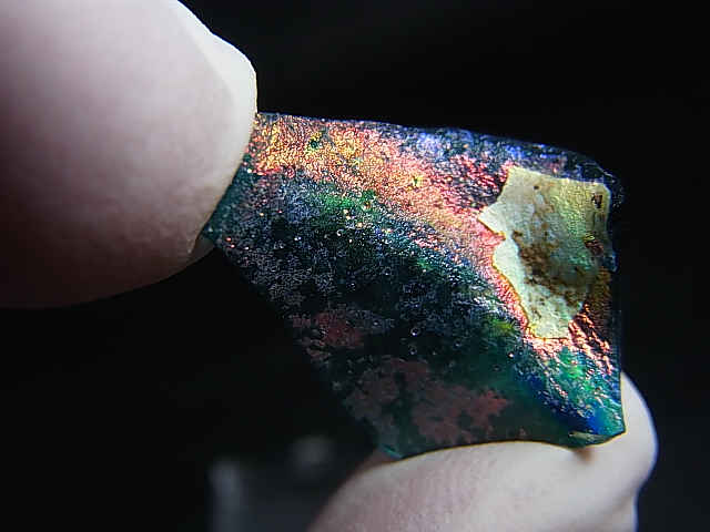 画像: アフガニスタン産スーパーイリデッセンス・ローマングラス（マルチイリデッセンス） 0.8g